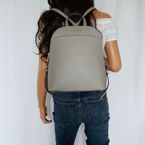 MICHAEL KORS | Emmy Backpack | Pearl Grey Bex Medium Pebbled Leather Backpack in NAVY - Sale | Michael  main image 2